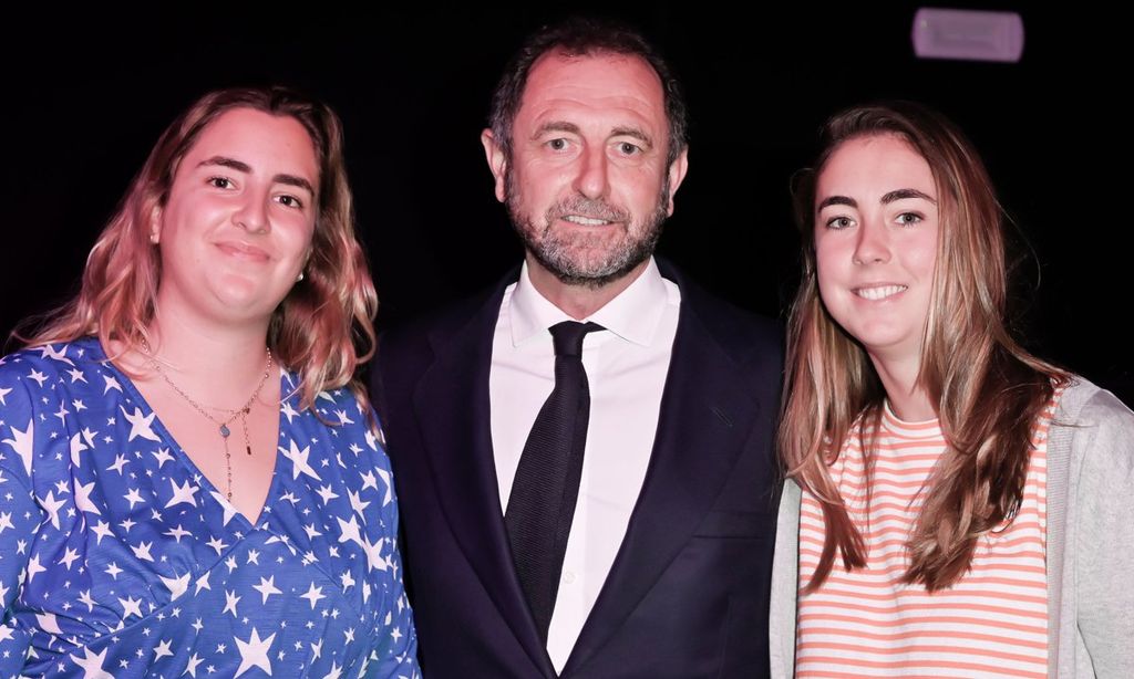 Luis Gasset y sus hijas