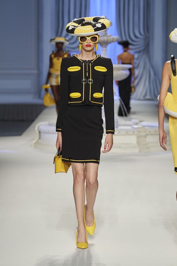 moschino022a