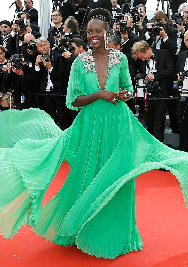 vestidos_vuelo_lupita_nyongo_cannes_2015_1