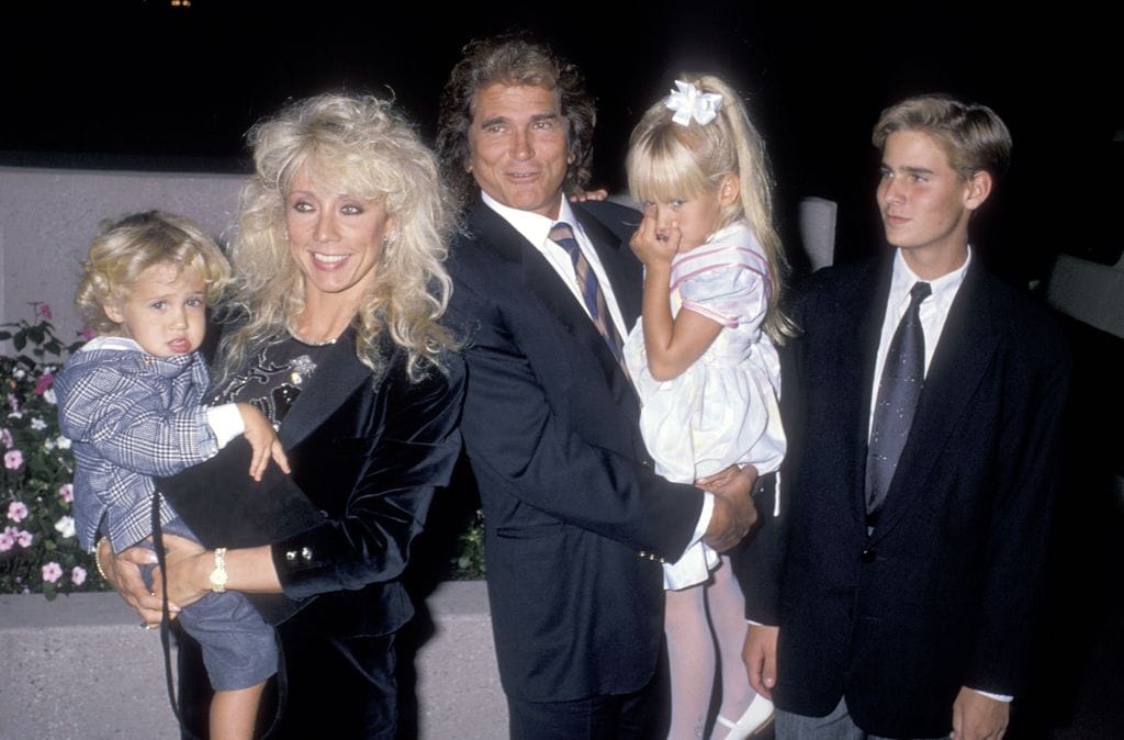 Michael Landon con su mujer Cindy y sus hijos