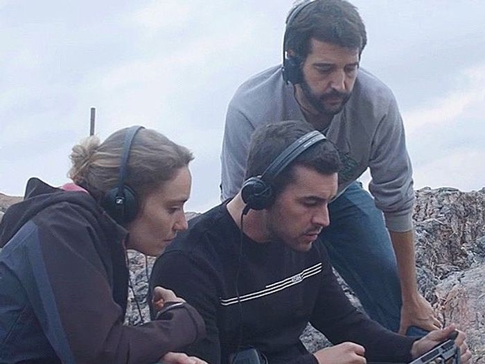 Deborah Fancois y Mario Casas en el rodaje de 'Mi Soledad tiene Alas'