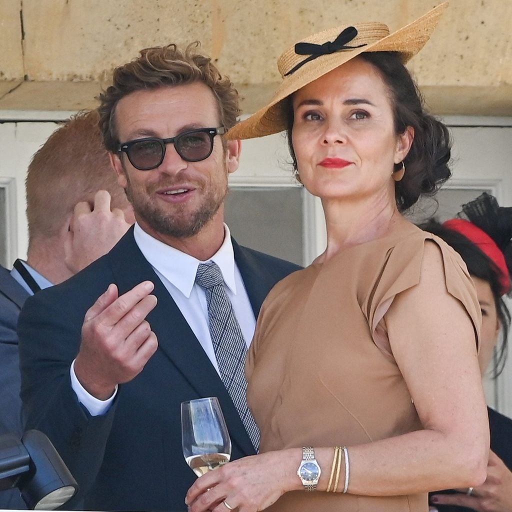 Hola 4005 Simon Baker