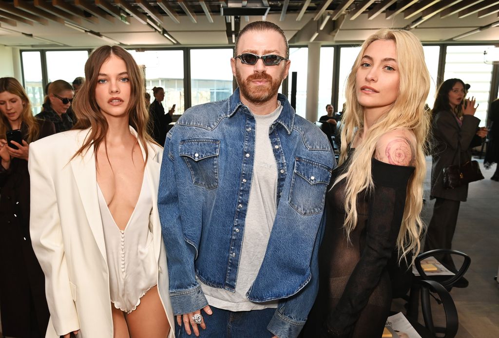 Barbara Palvin, Guram Gvasalia y Paris Jackson entre los invitados al desfile.