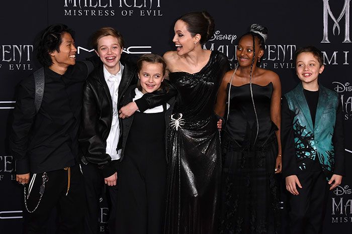 Angelina Jolie con sus hijos