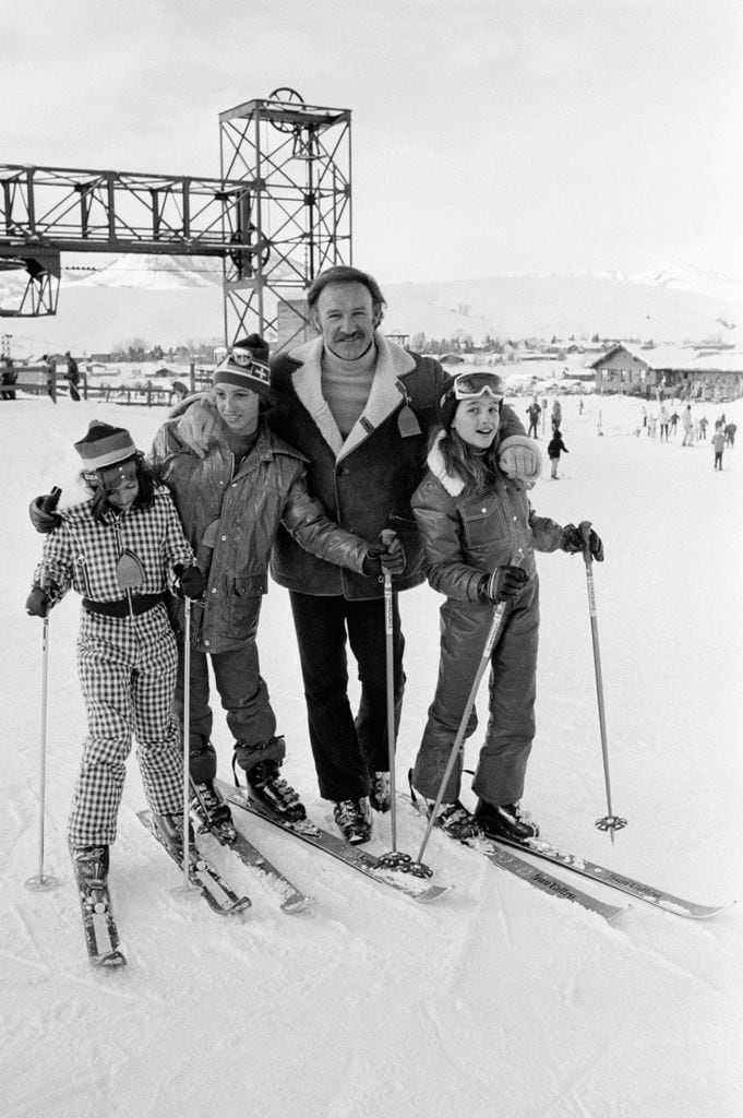 Gene Hackman junto a sus hijos Leslie, Christopher y Elizabeth