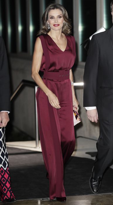 La reina Letizia preside en solitario los premios Mariano de Cavia