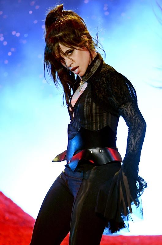 camila cabello sexy brilla 09