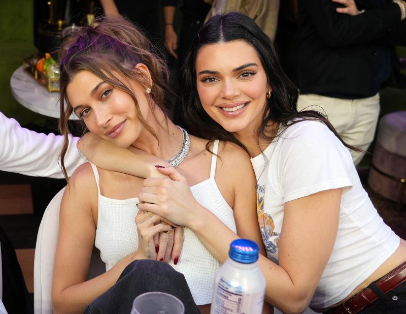 Kendall Jenner y Hailey Bieber