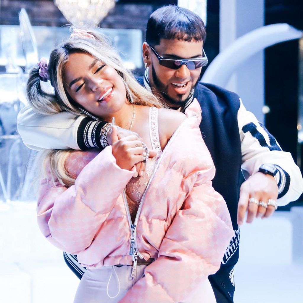 karol-g-anuel-2-