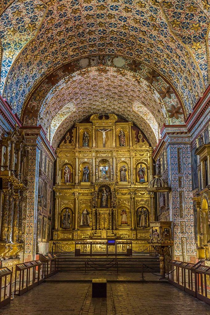 Interior de la iglesia de Santa Clara