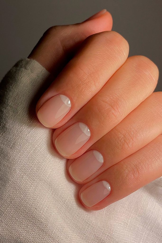 manicura milky nails