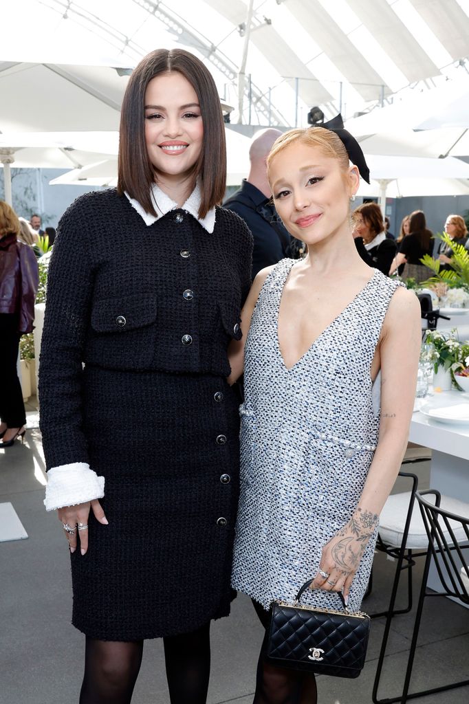 Selena Gomez y Ariana Grande con looks de Chanel en la Academy Women's Luncheon