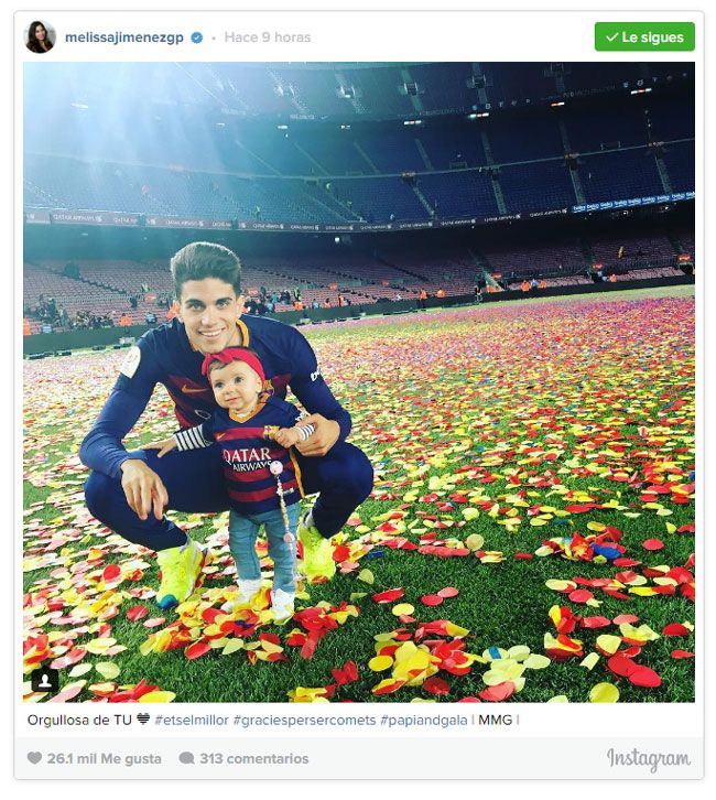 Bartra contó con el apoyo de Melissa Jiménez y su hija Gala. El futbolista no puede ser más feliz cuando tiene a las dos mujeres de su vida al lado. “Orgullosa de TU corazón”, escribió la periodista junto a esta foto
