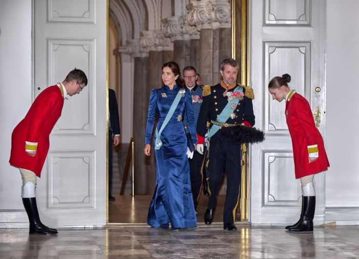 Mary y Federico de Dinamarca acompañan a la reina Margarita en los últimos compromisos de su reinado