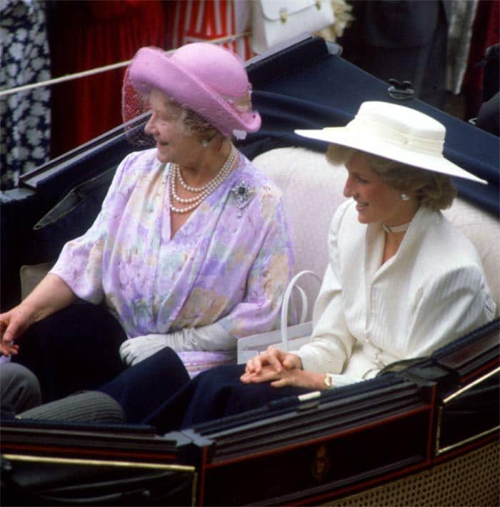 Diana de Gales y la reina Isabell II