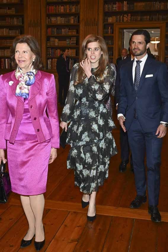 La reina de Suecia con su hija y con Beatriz de York