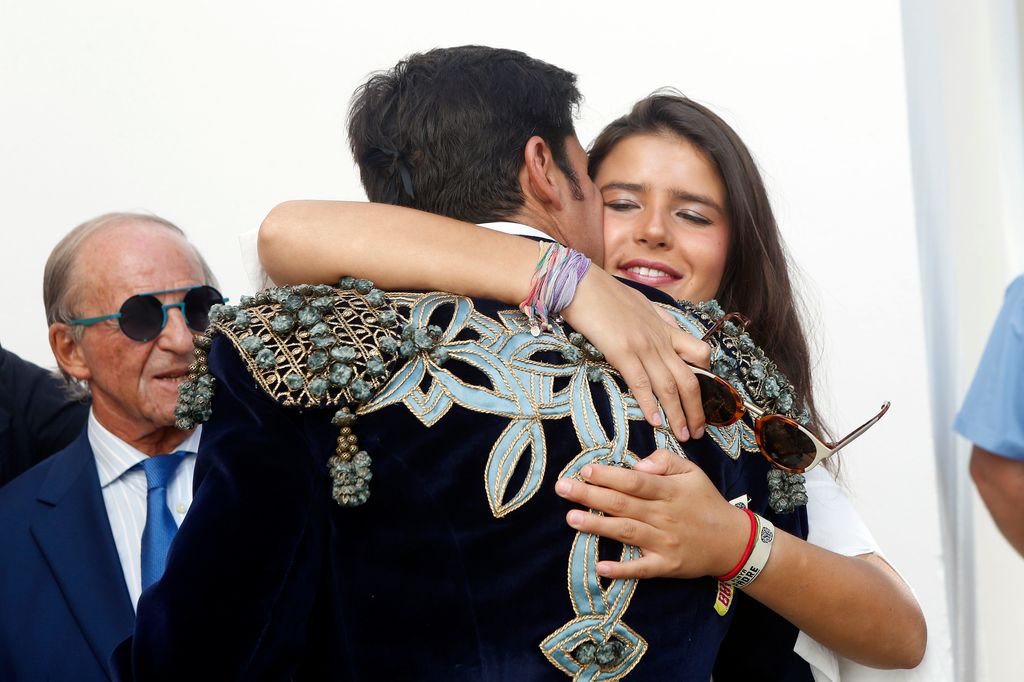 El torero Francisco Rivera Ordónez y su hija Cayetana Rivera durante la 61ª edición de la corrida Goyesca de Ronda en 2017