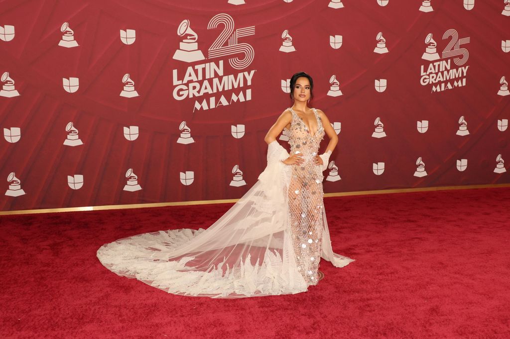 Becky G en la alfombra roja de los Latin Grammy en Miami