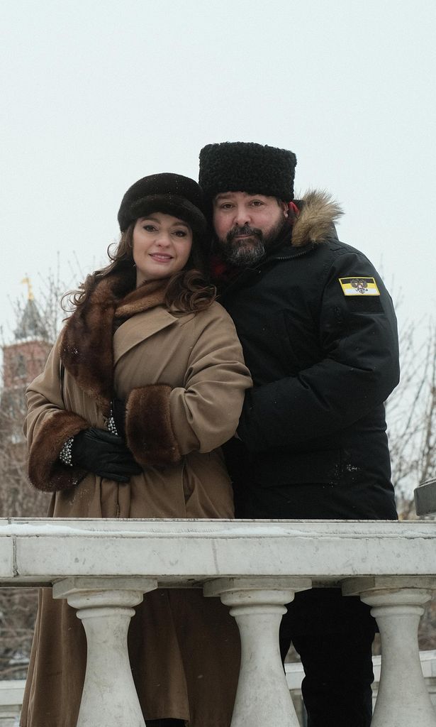 Jorge Romanov y Rebecca Bettarini, en Rusia.