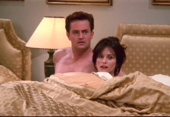 Courtney Cox y Matthew Perry en Friends