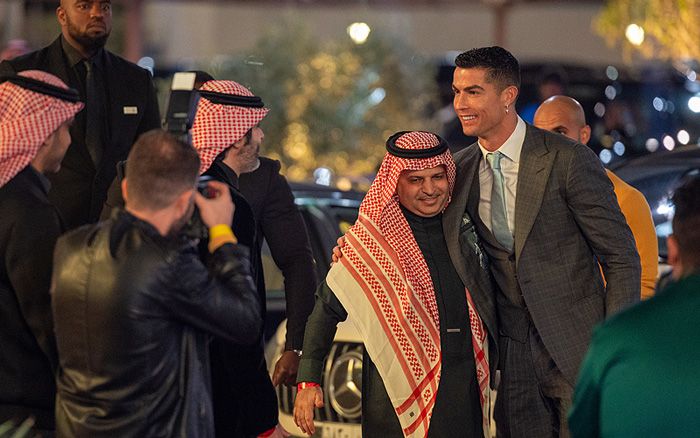 Cristiano Ronaldo con el presidente de su nuevo equipo 