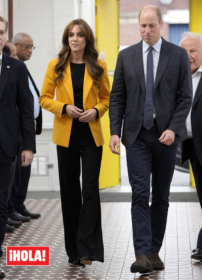 Kate Middleton chaqueta amarilla Birmingham