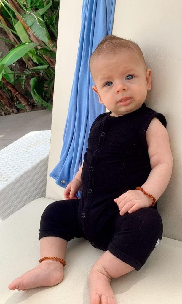 Noah, hijo de Sarah Kohan y Javier Chicharito Hernández