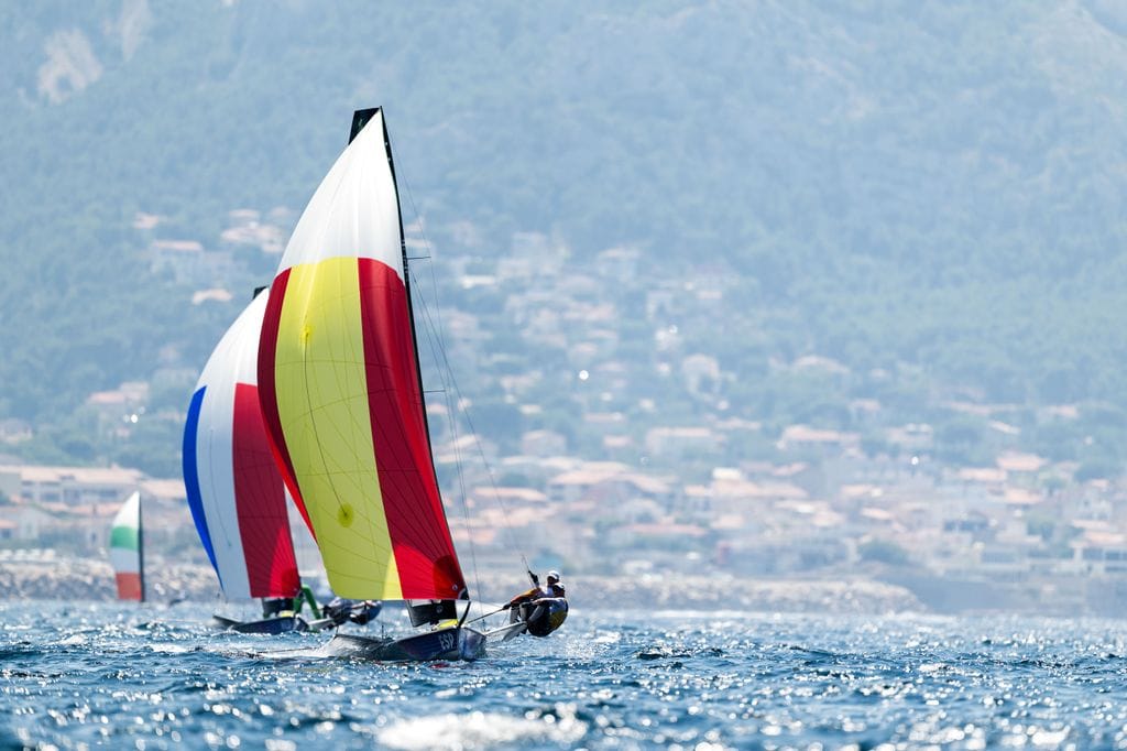 Diego Botín y Florian Trittel celebrando su oro en vela en 49er