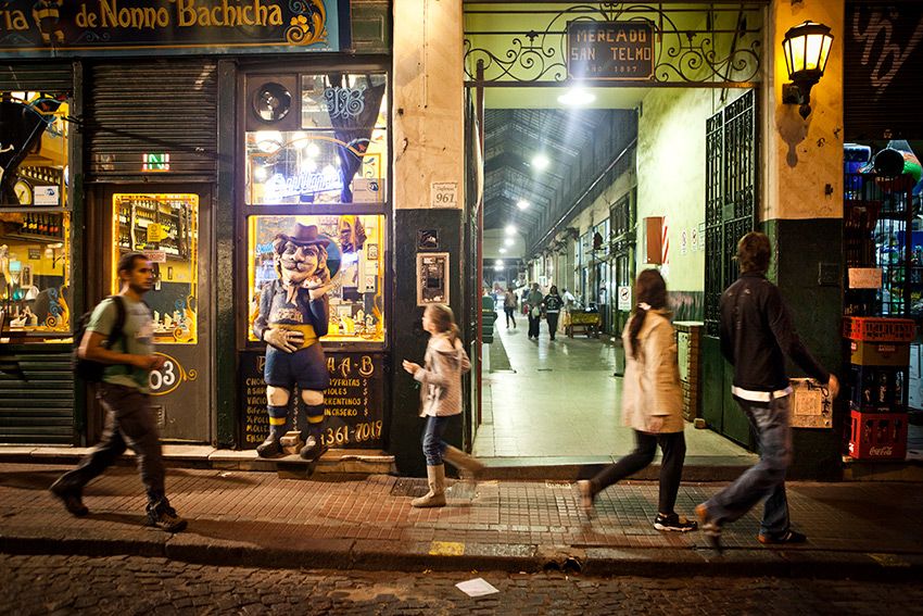 Entrada al mercado San Telmo, Buenos Aires 