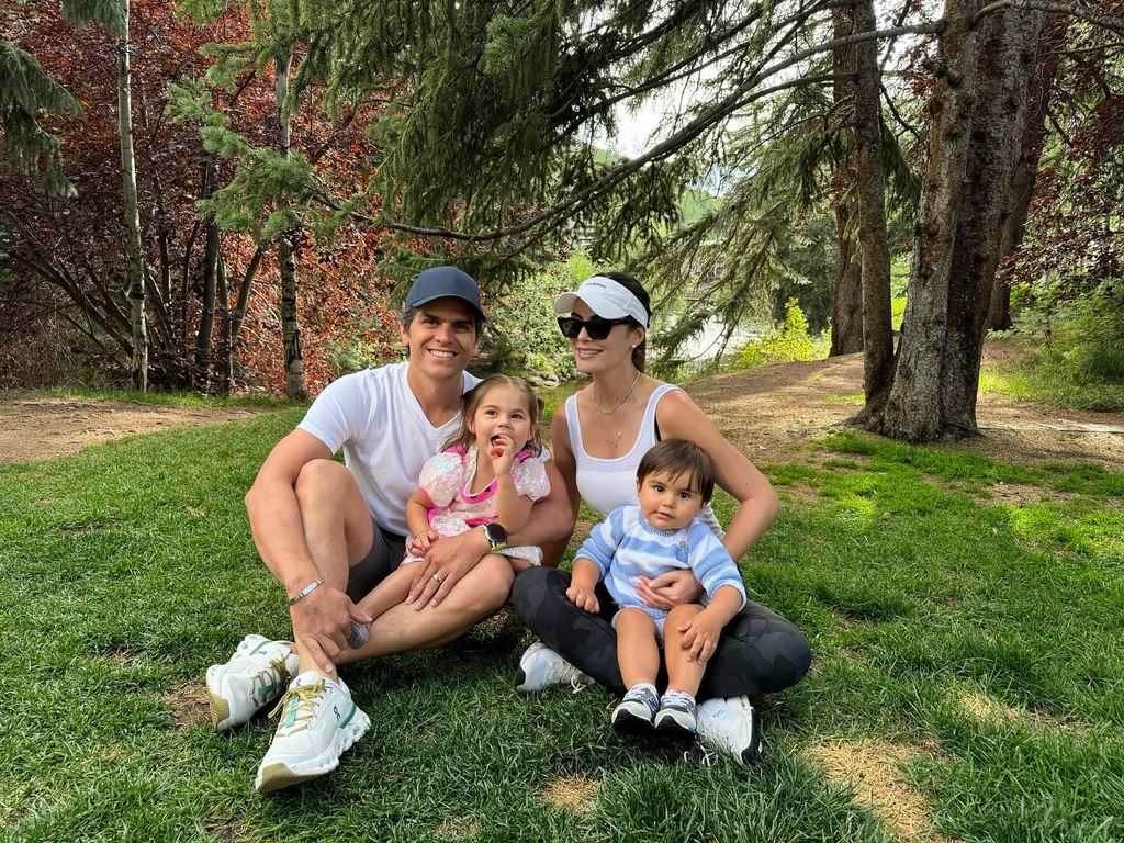 Ximena Navarrete y su familia