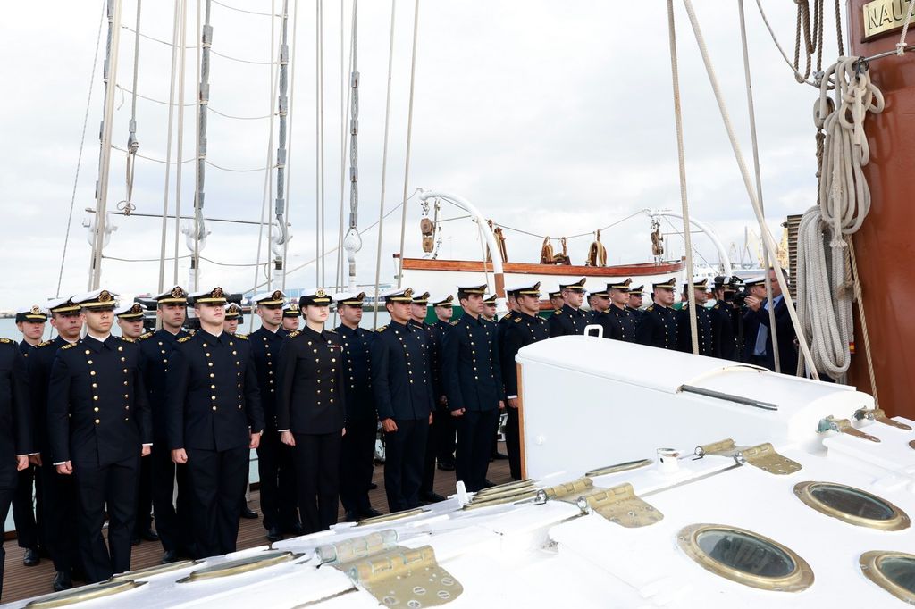 La princesa Leonor se embarca en el Juan Sebastian Elcano