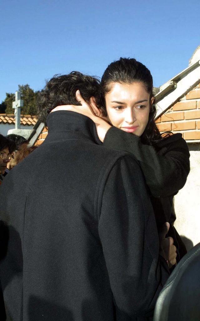 Blanca Romero y Cayetano Rivera en el funeral de Elena Linaza, en Madrid en 2001