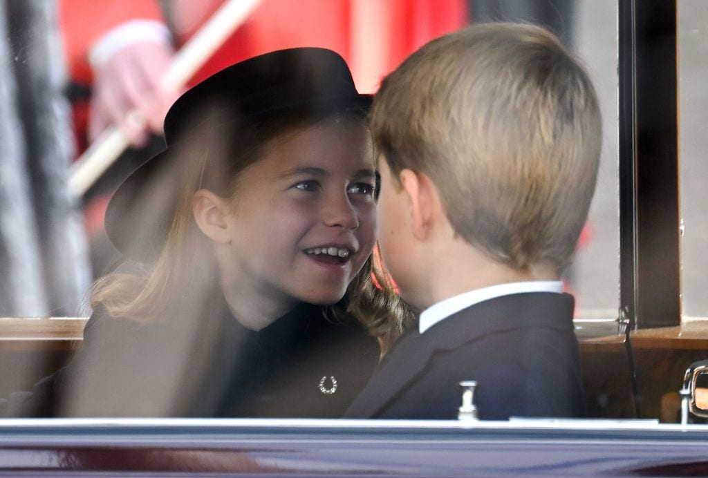 George y Charlotte en el funeral de Isabel II 