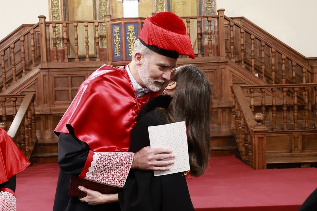 Reyes Felipe y Letizia en la Universidad de Alcalá recibiendo el premio doctor honoris causa 