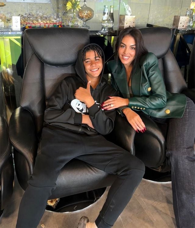 Georgina Rodríguez y Cristiano Jr.