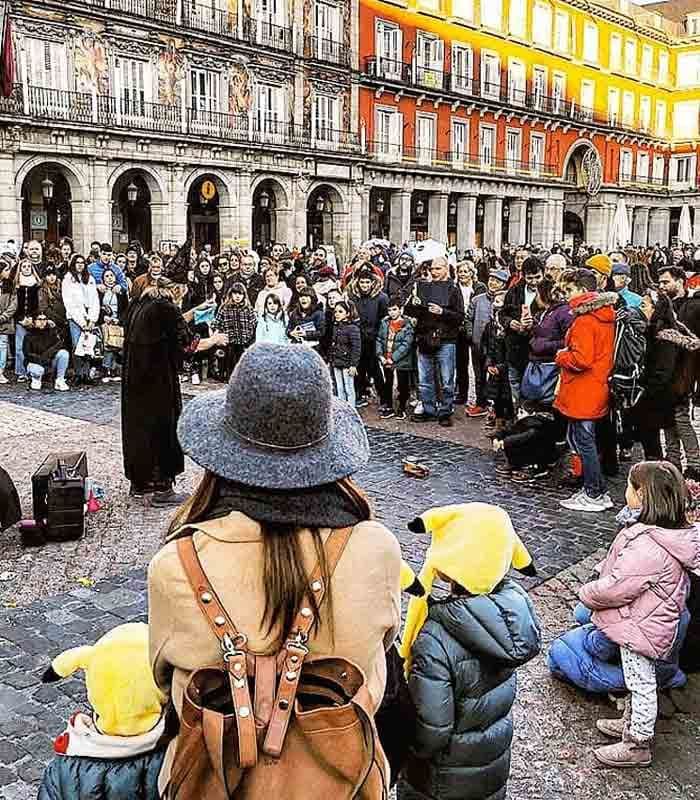 Sara Carbonero y sus hijos Martín y Lucas