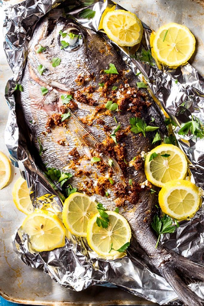 Palometa con pesto de hierbas