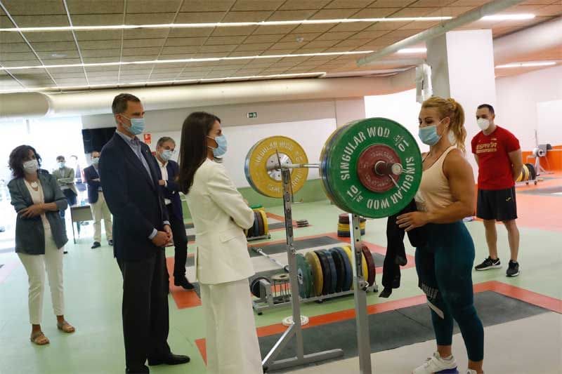 Reyes Felipe y Letizia y Lydia Valentín