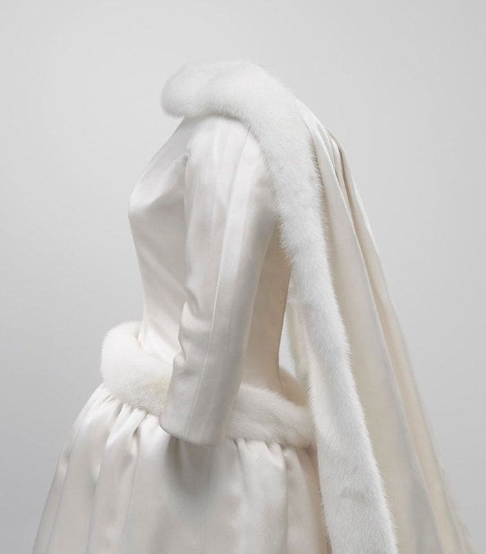 Fabiola de Bélgica y su vestido de novia diseñado por Balenciaga en el Museo Cristóbal Balenciaga