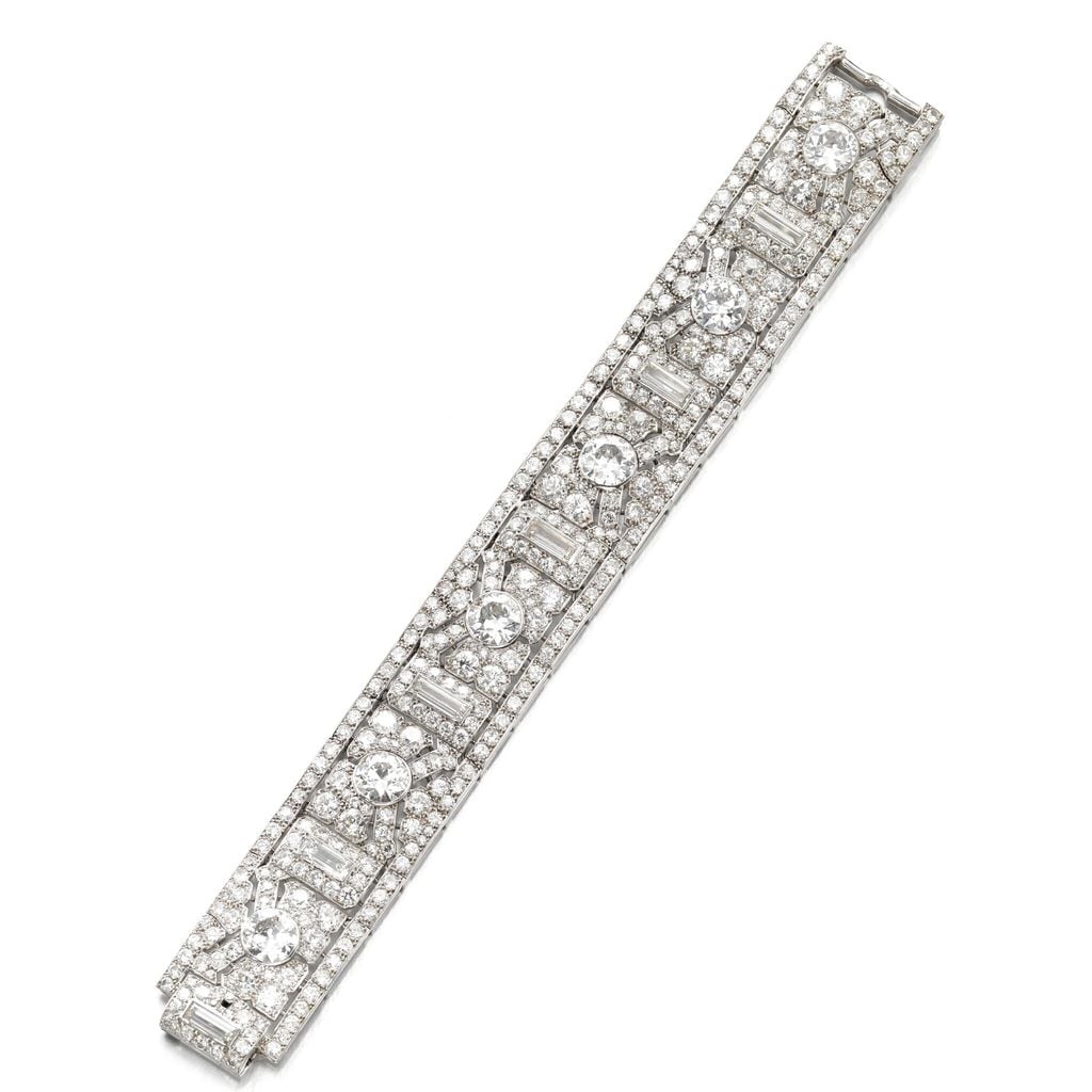 CARTIER, IMPORTANT DIAMOND BRACELET, \'COURSE DE FEUILLAGE\', 1926. ESTIMATE CHF 200,000–300,000