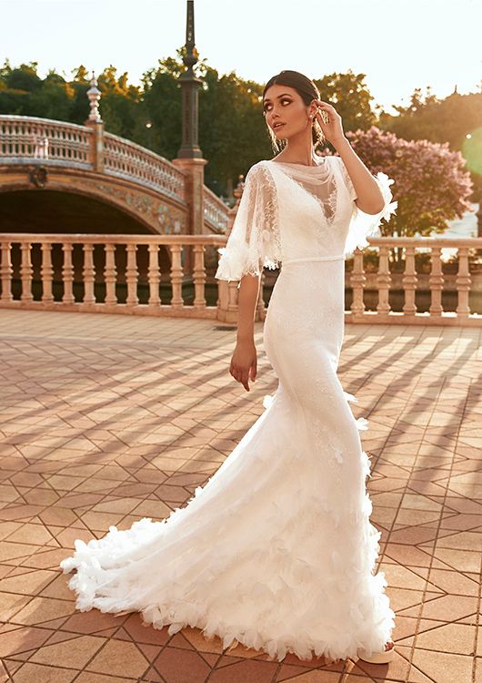 Modelo Roc de Marchesa for Pronovias fotografiado en Sevilla