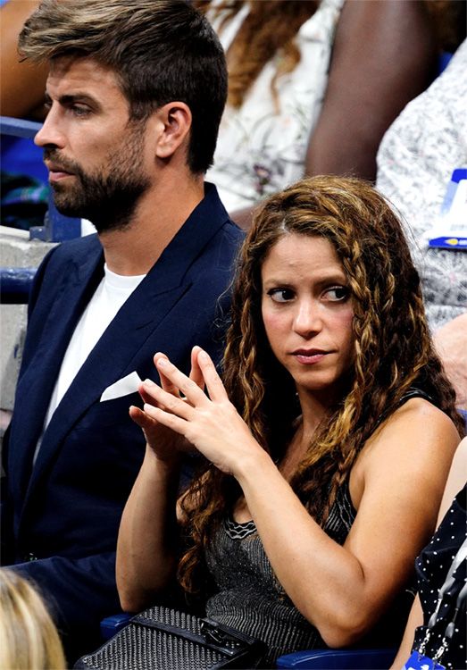 Piqué y Shakira en la grada