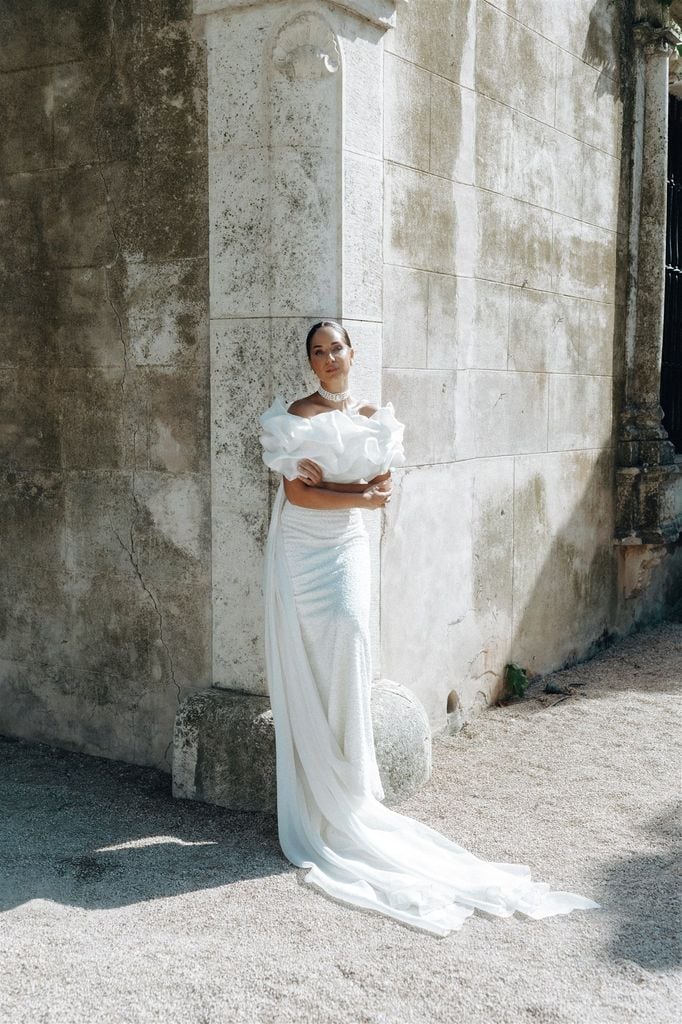 Vestidos de novia con los hombros al aire Sara Omatos