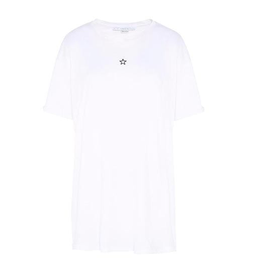 como_llevar_camiseta_blanca_shopping_stella_mccartney_1a