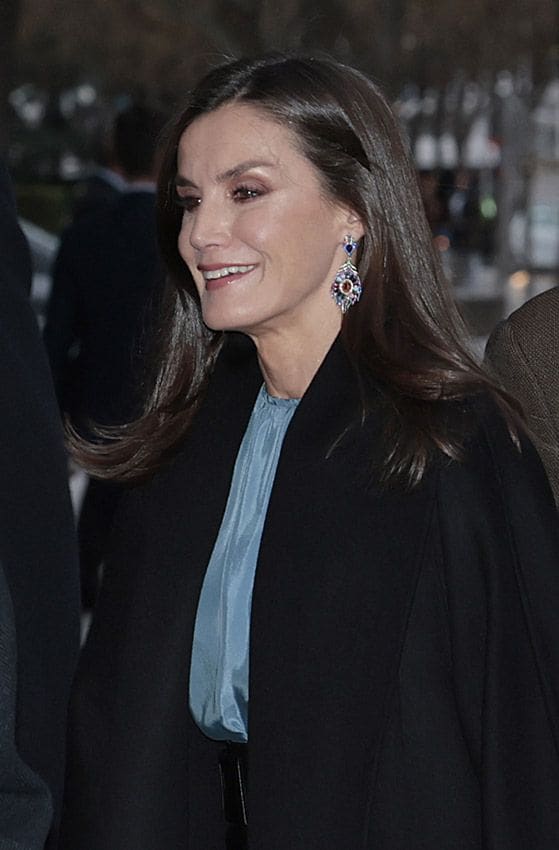 El look de la reina Letizia en la Real Academia Española