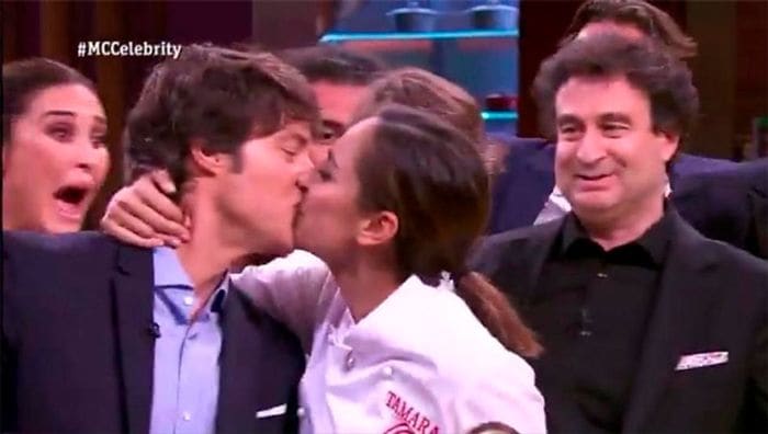 Tamara Falcó también besó a Jordi