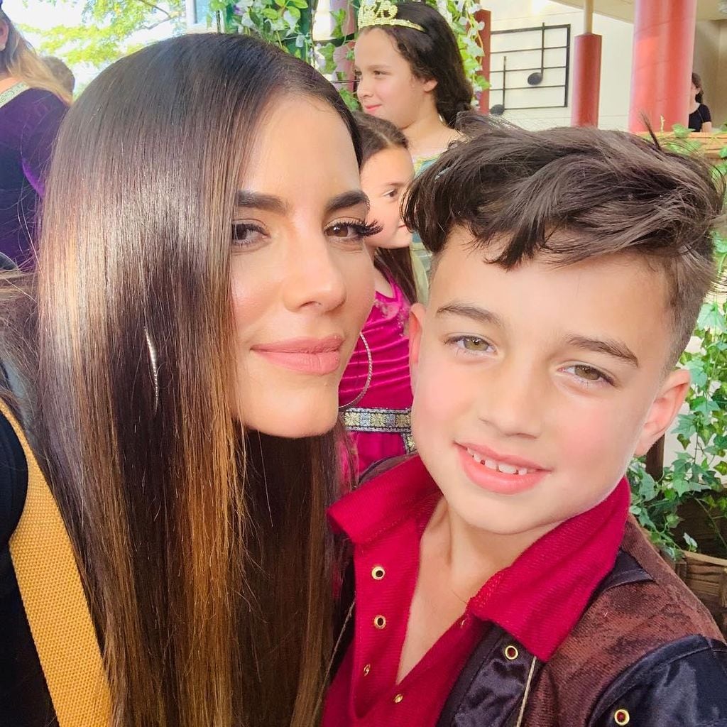 Gaby Espino y su hijo Nikolas