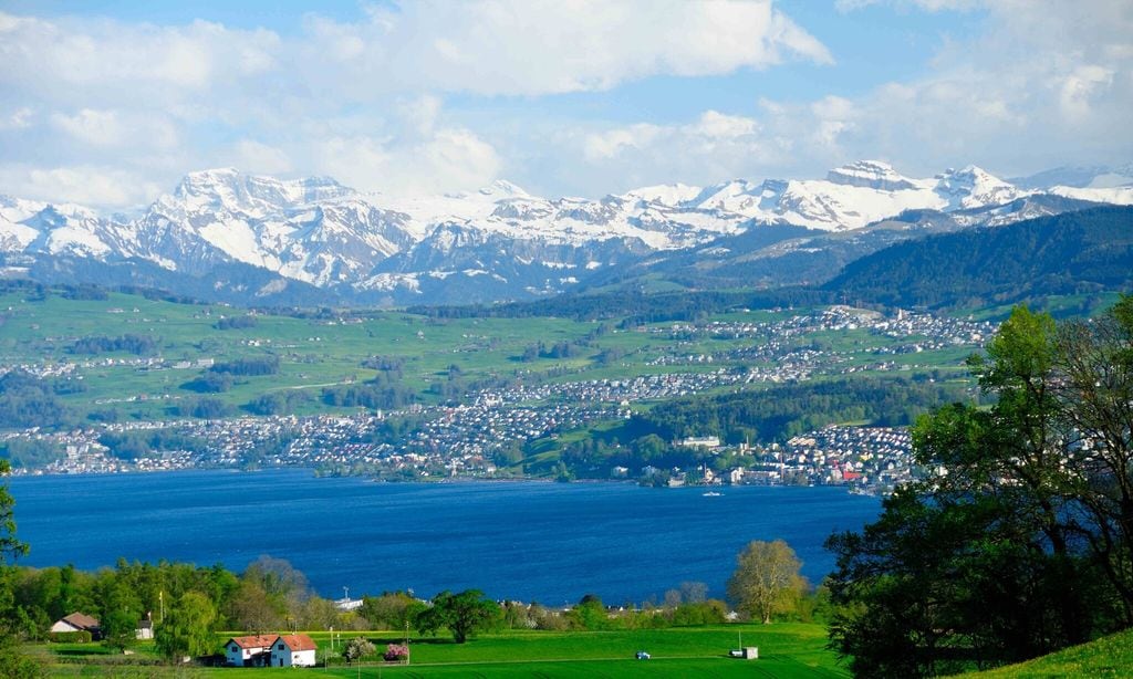 Mónaco Charlene clínicas Suiza