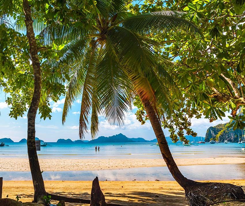 Playa de Corong Conrong en Filipinas, El Nido, isla de Palawab