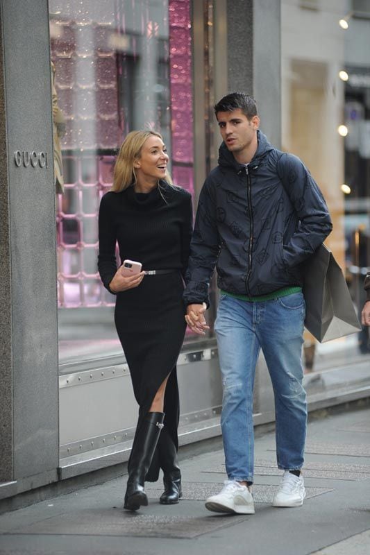 Alice Campello y Álvaro Morata por las calles de Milán